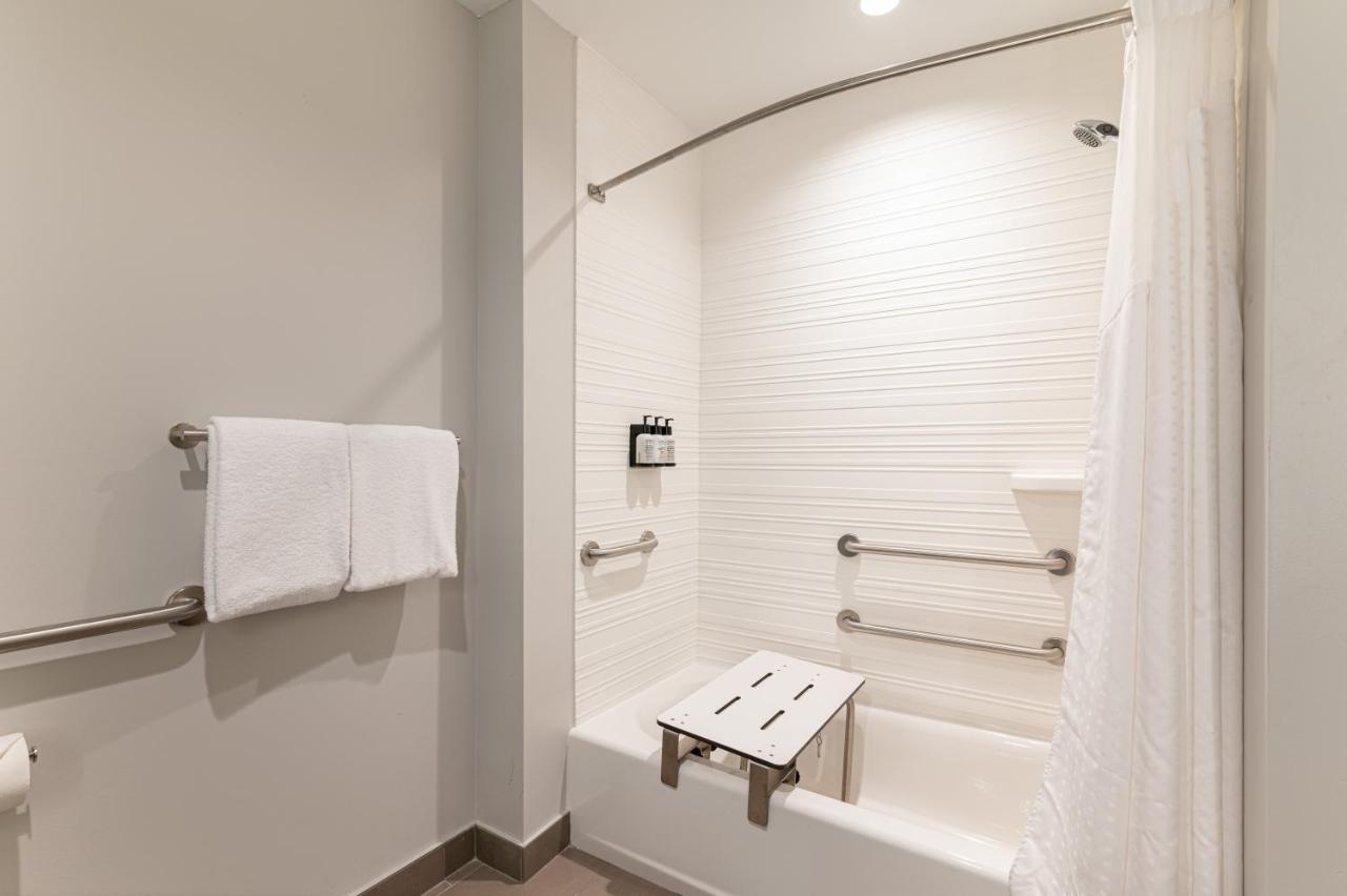 Avid Hotel Summerville By Ihg Exteriör bild
