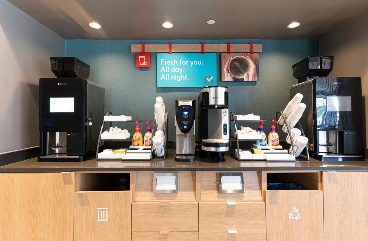 Avid Hotel Summerville By Ihg Exteriör bild