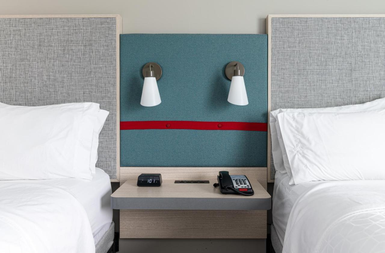 Avid Hotel Summerville By Ihg Exteriör bild